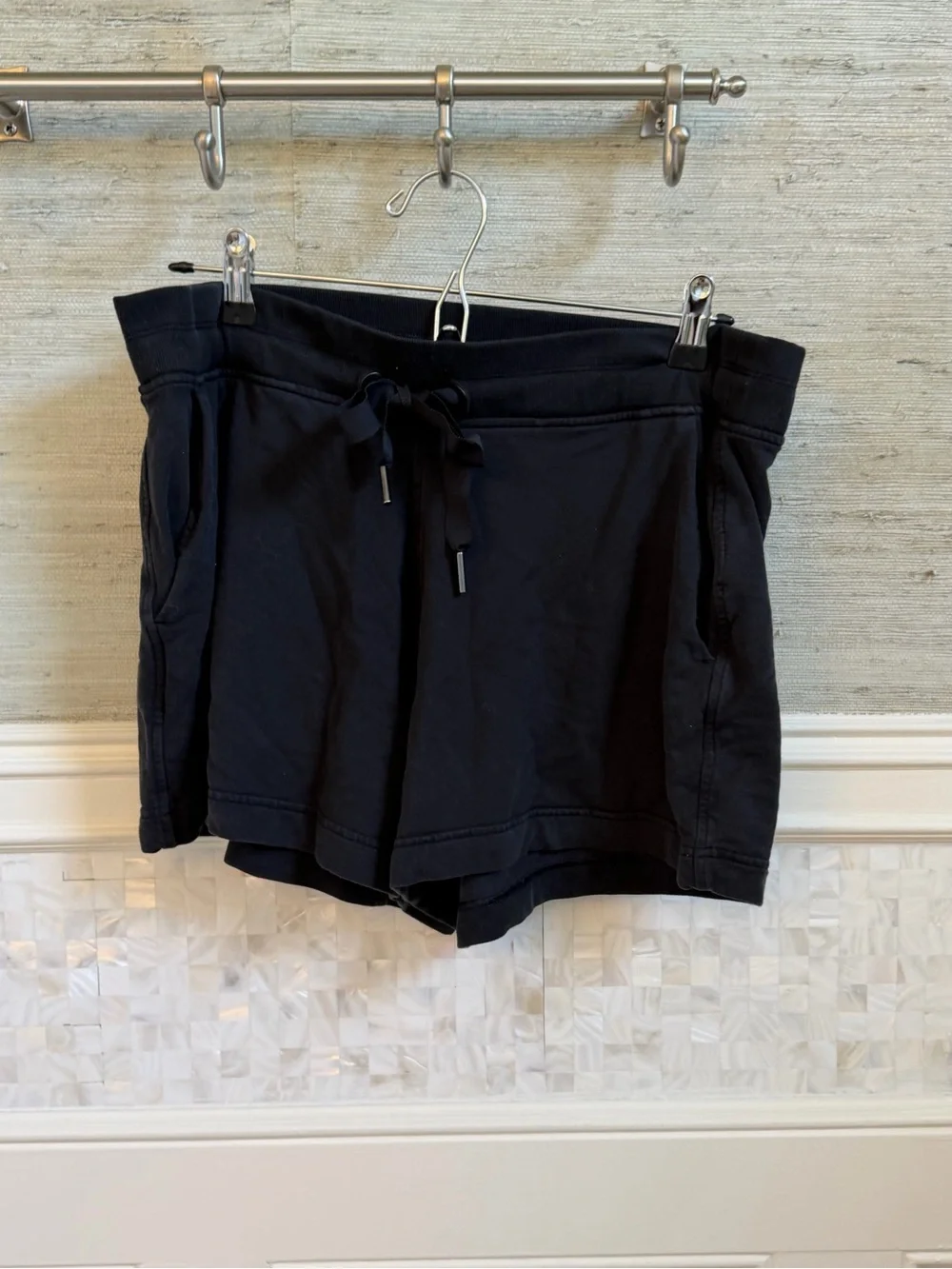 Large Athleta balance drawstring shorts Black Women's Lounge